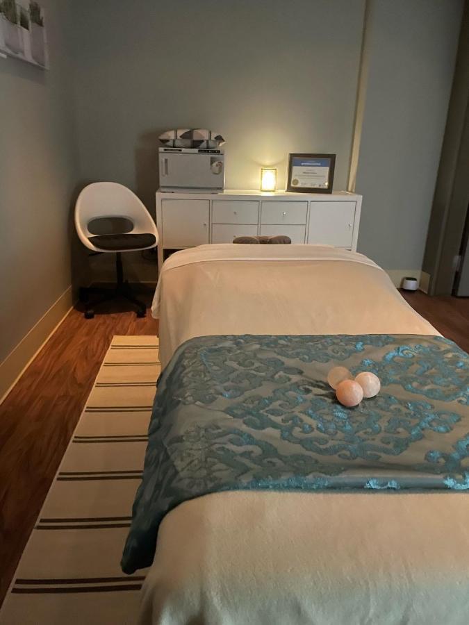 Hotel & Suites Le Dauphin Drummondville Esterno foto