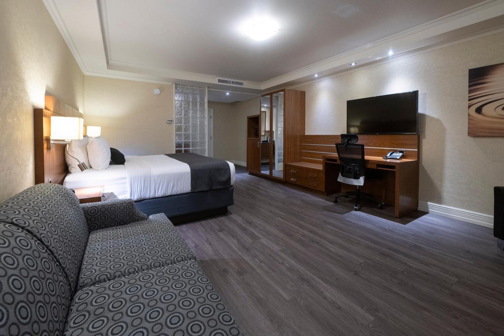 Hotel & Suites Le Dauphin Drummondville Esterno foto