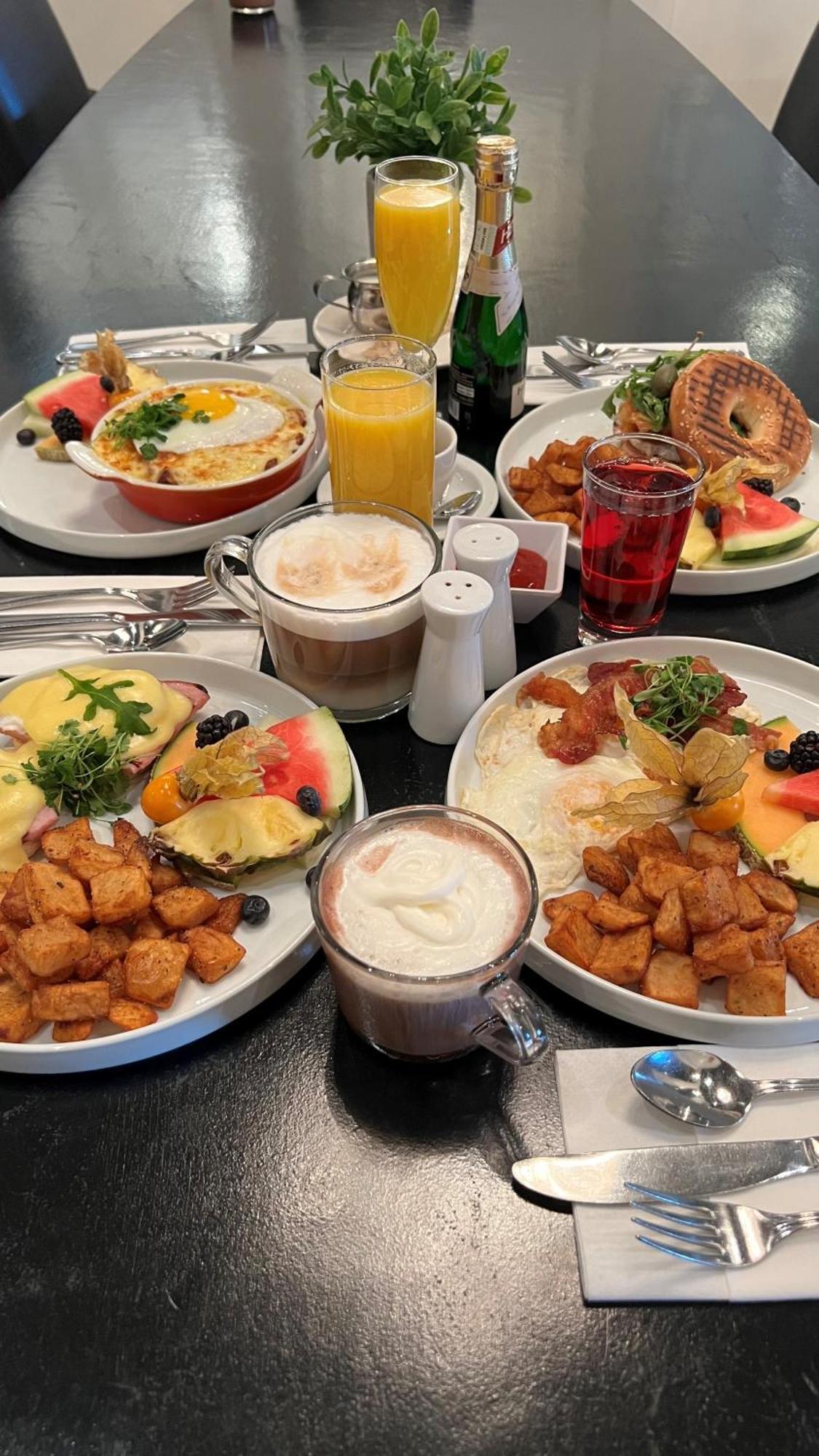 Hotel & Suites Le Dauphin Drummondville Esterno foto