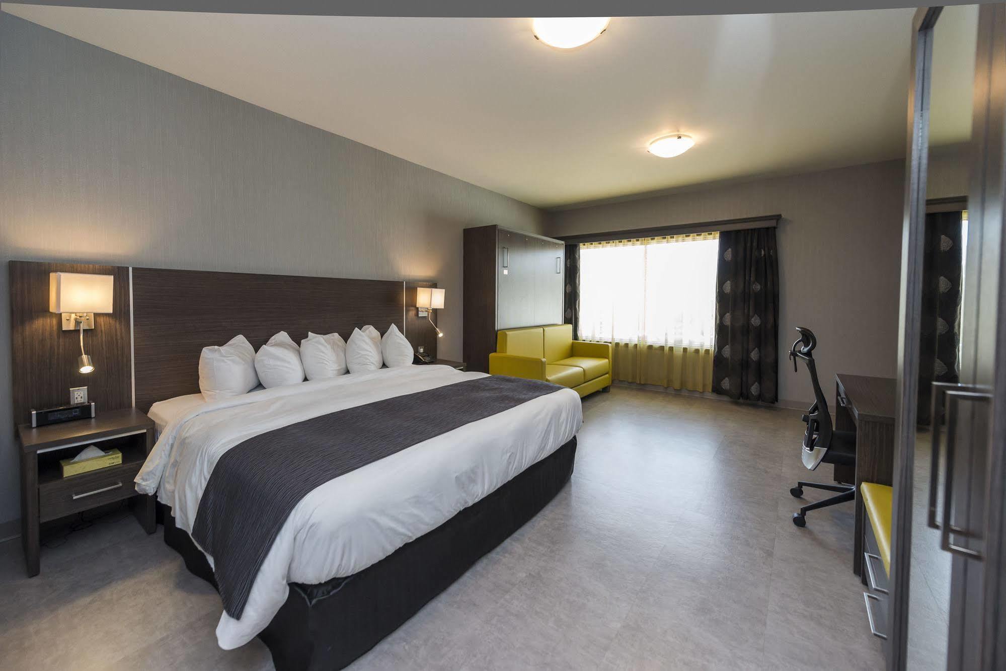Hotel & Suites Le Dauphin Drummondville Esterno foto